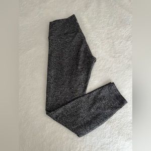 LULULEMON WUNDER UNDER HEATHER GRAY SIZE 8 25”